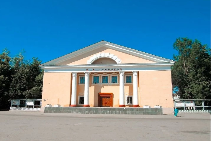 Оснащение сцены Дома Культуры в Сланцах - Ленинградская область